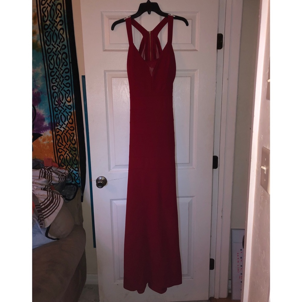 Red Body-Forming Prom Dress